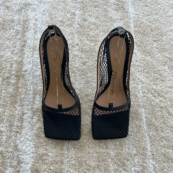 Bottega Veneta
Stretch Square-Toe Mesh Pumps - Picture 3 of 3